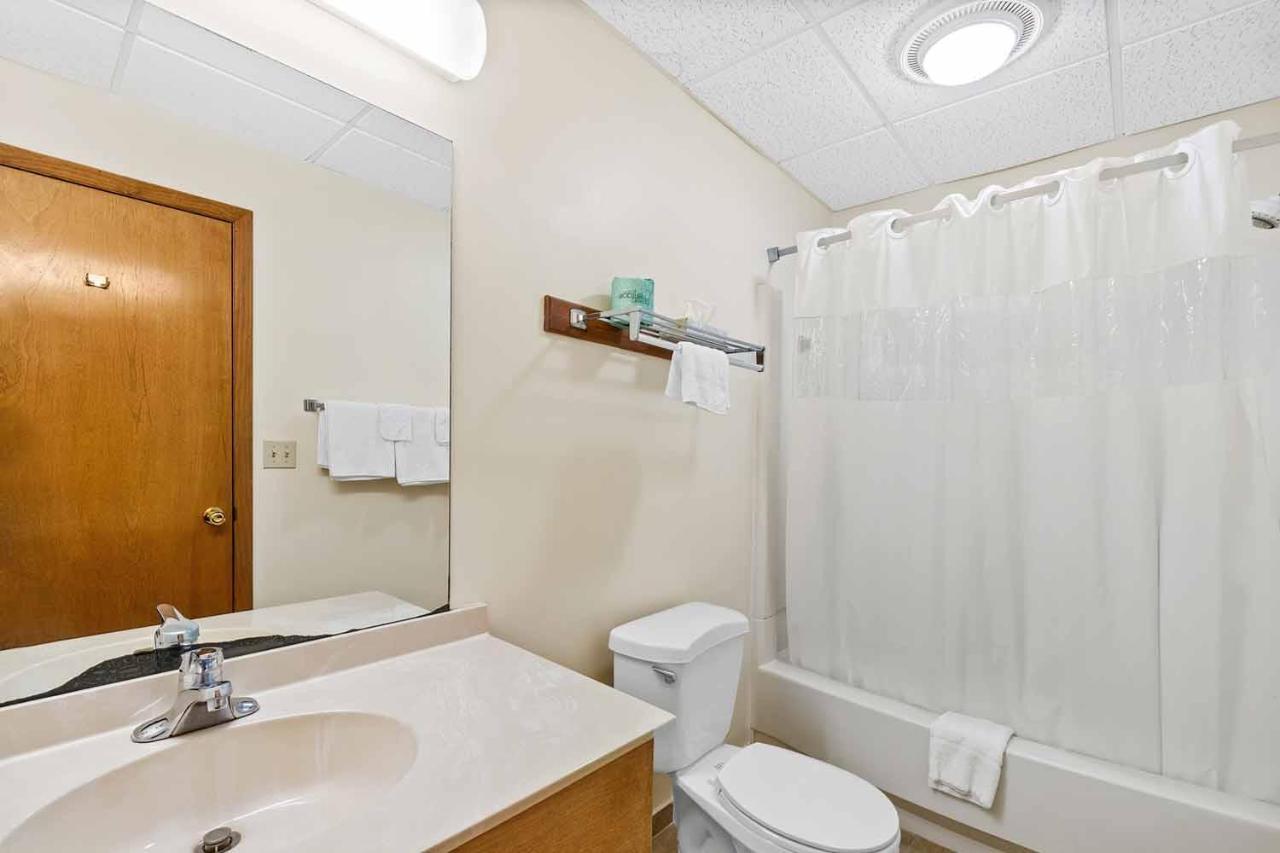 Shadowbrook Resort Tunkhannock Екстериор снимка