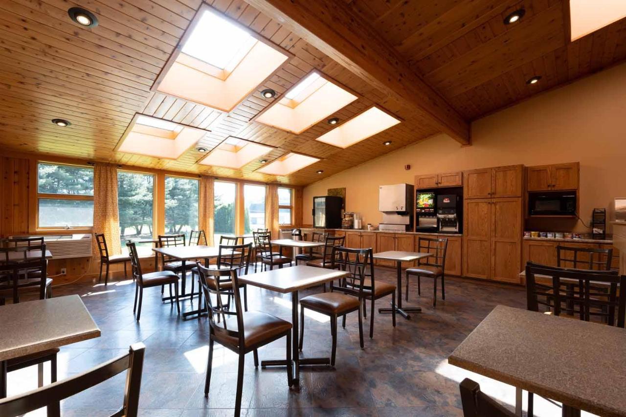 Shadowbrook Resort Tunkhannock Екстериор снимка