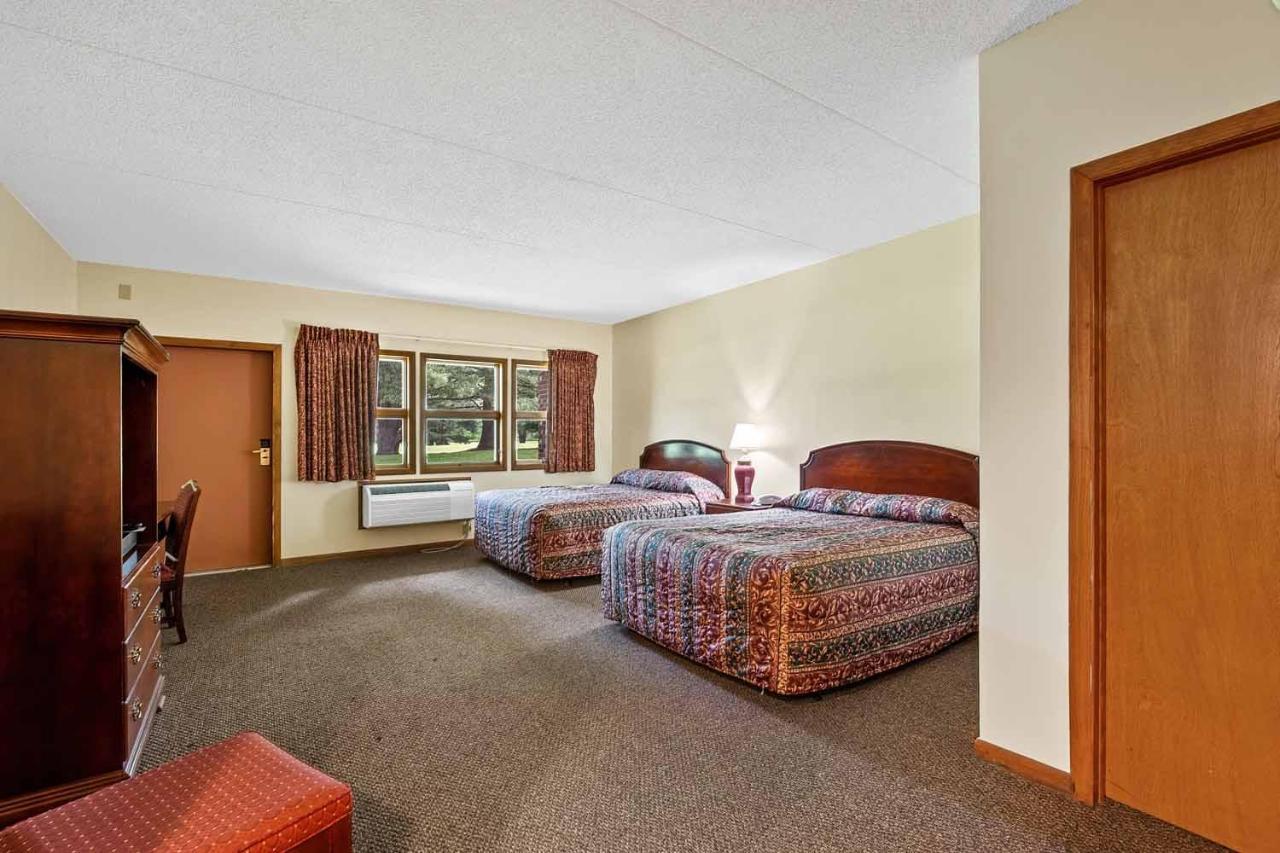 Shadowbrook Resort Tunkhannock Екстериор снимка