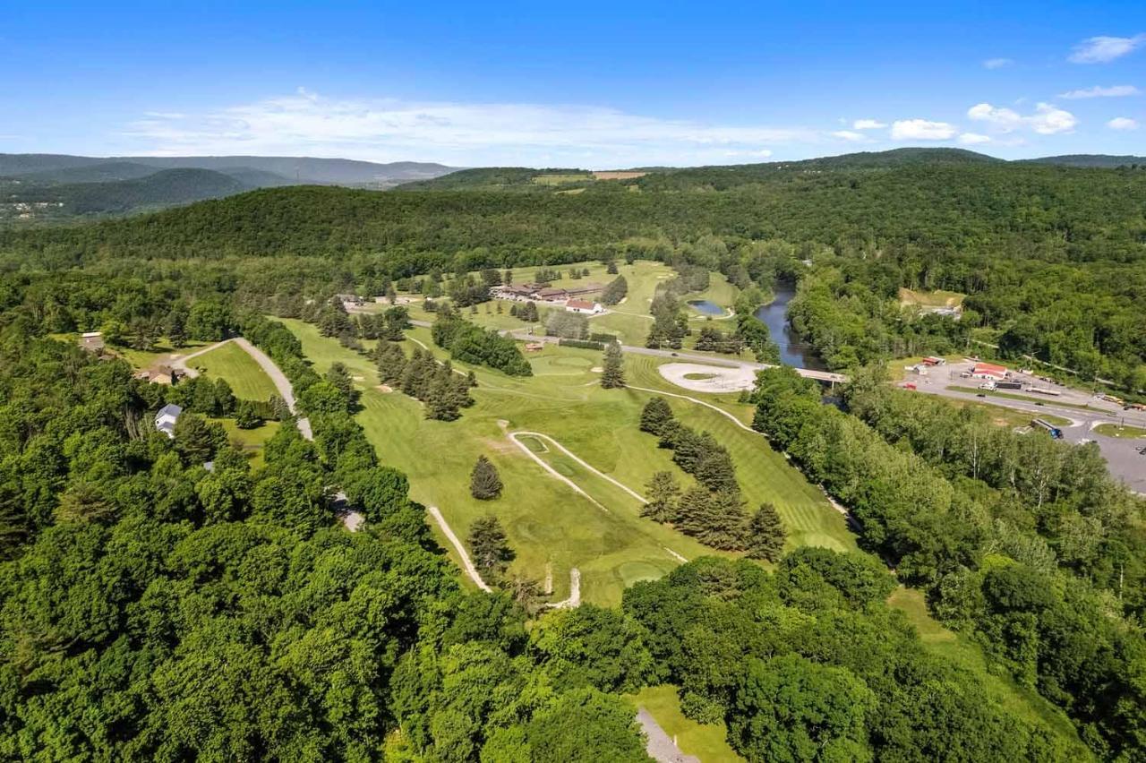 Shadowbrook Resort Tunkhannock Екстериор снимка