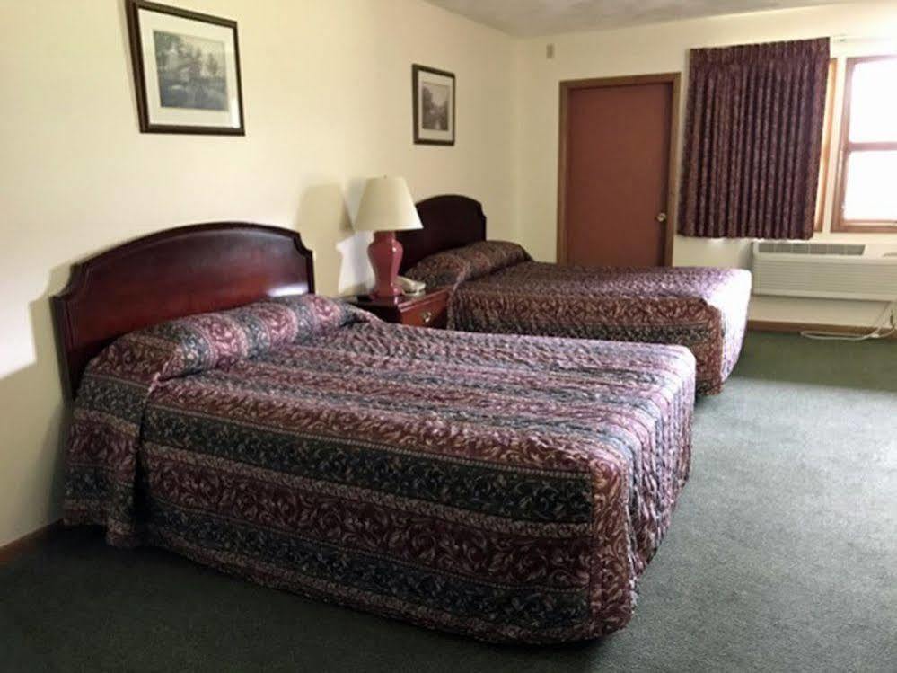 Shadowbrook Resort Tunkhannock Екстериор снимка