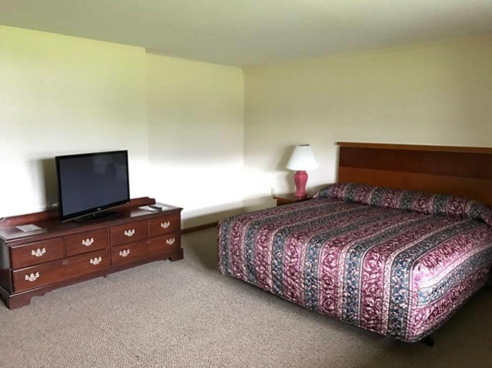 Shadowbrook Resort Tunkhannock Екстериор снимка