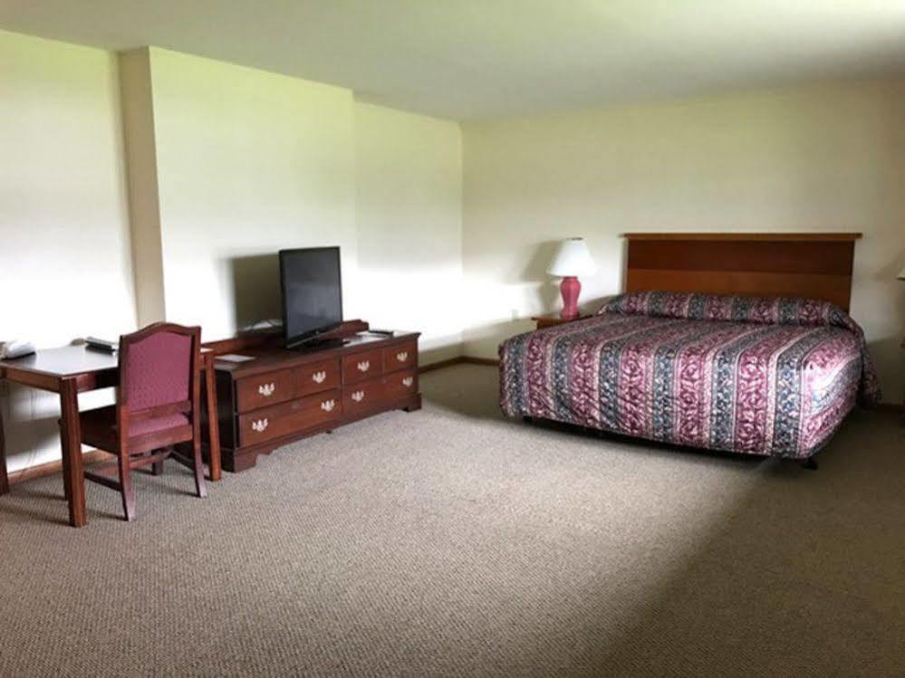 Shadowbrook Resort Tunkhannock Екстериор снимка